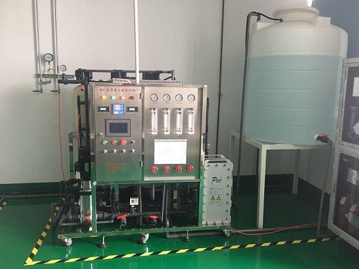 RO Host Industrial Reverse Osmosis Water Filters , Ro Water Plant System Large Water Tank